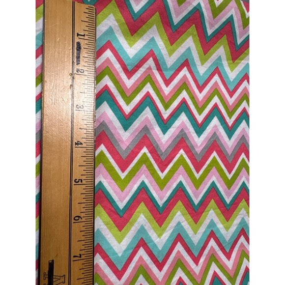 Zigzag Pattern Cotton Fabric 21" x 44" Multicolor Sewing Quilting - Picture 2 of 2